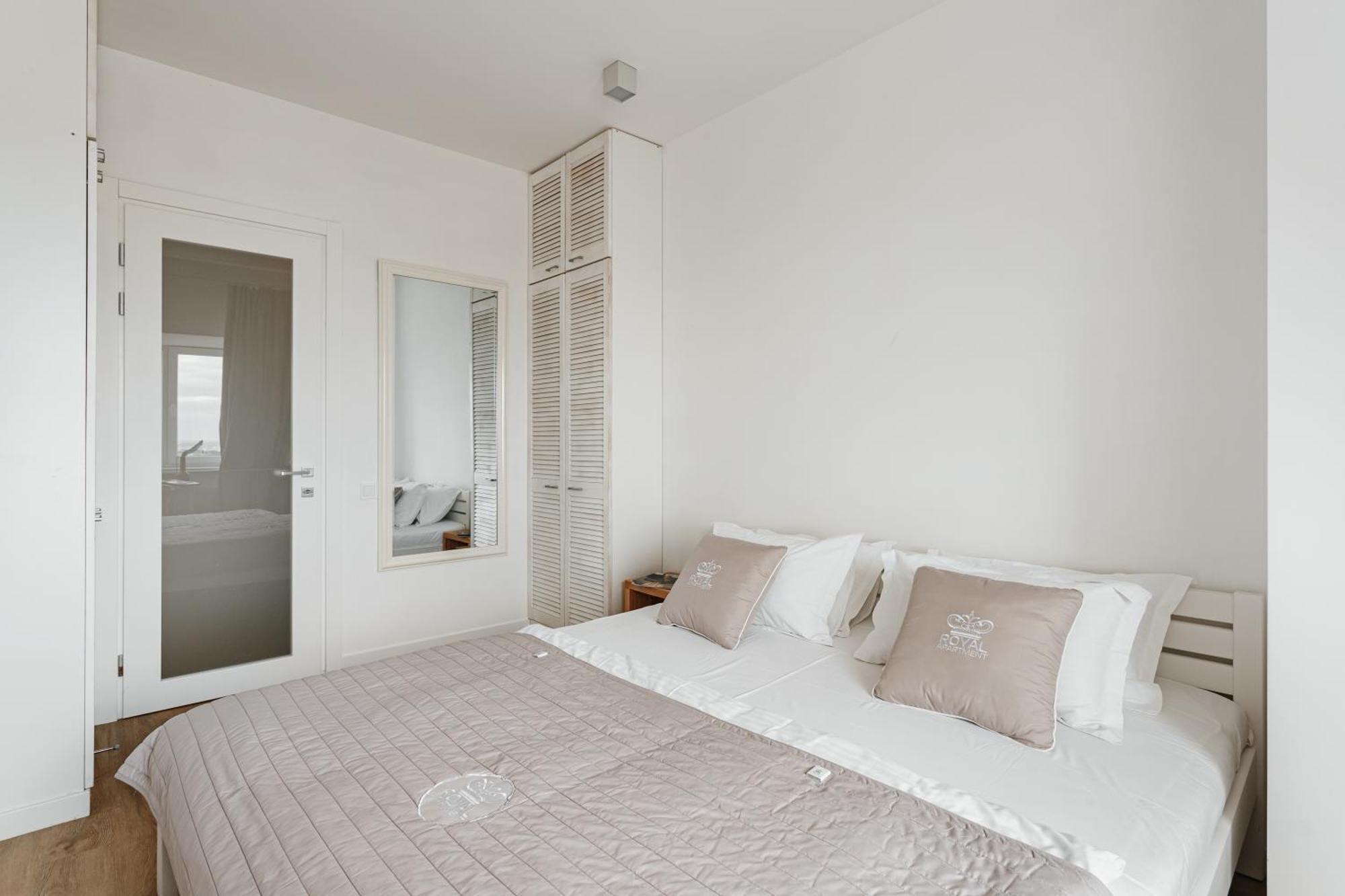 Royal Sky Apartments Odesa Habitación foto